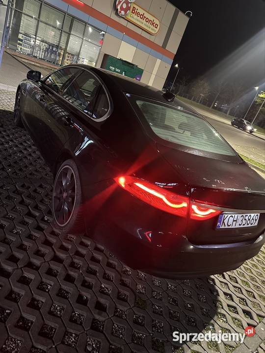 Jaguar XF X260 20d Automat 8 biegów Serwis czarny łódzkie Kutno
