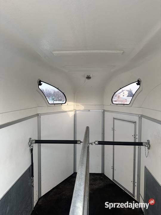 Przyczepa do przewozu 2 koni dmc 2000 Do przewozu koni Mokra