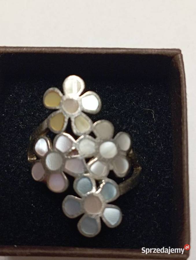 Pierścionek srebrny kwiatki Radom