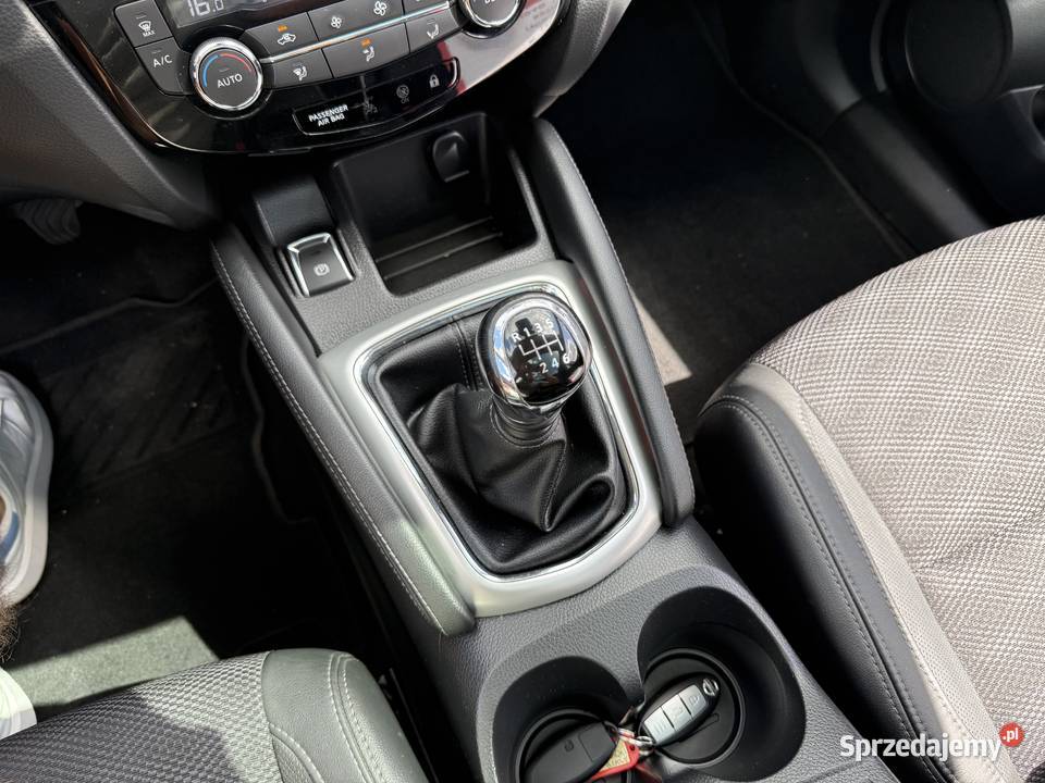Nissan Qashqai 12 BENZYNA Klimatronik Nawigacja asystent pasa ruchu Konin
