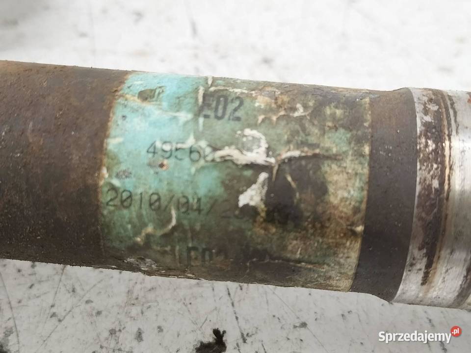 PÓŁOŚ PRAWY PRZÓD 30 CRDI 495013J150 Hyundai sprzedam