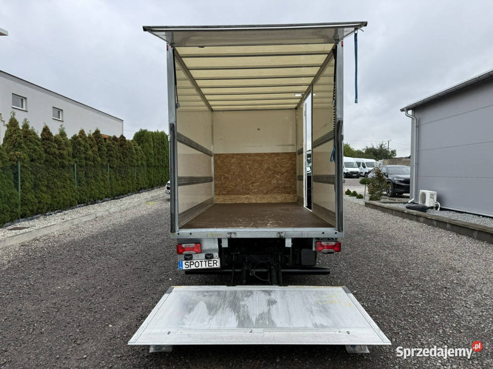 Iveco Daily 35C16 Klimatyzacja Winda PALFINGER komputer pokładowy Opoczno
