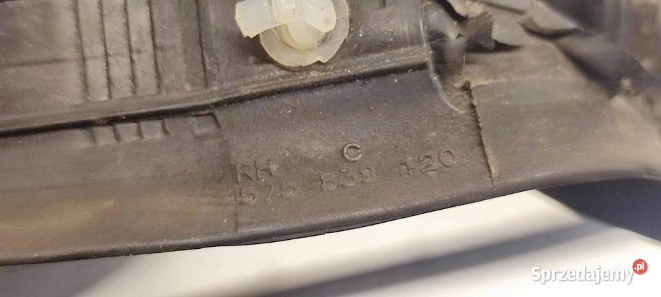 SKODA KAROQ USZCZELKA PROGU PRAWA 575839120C osobowe