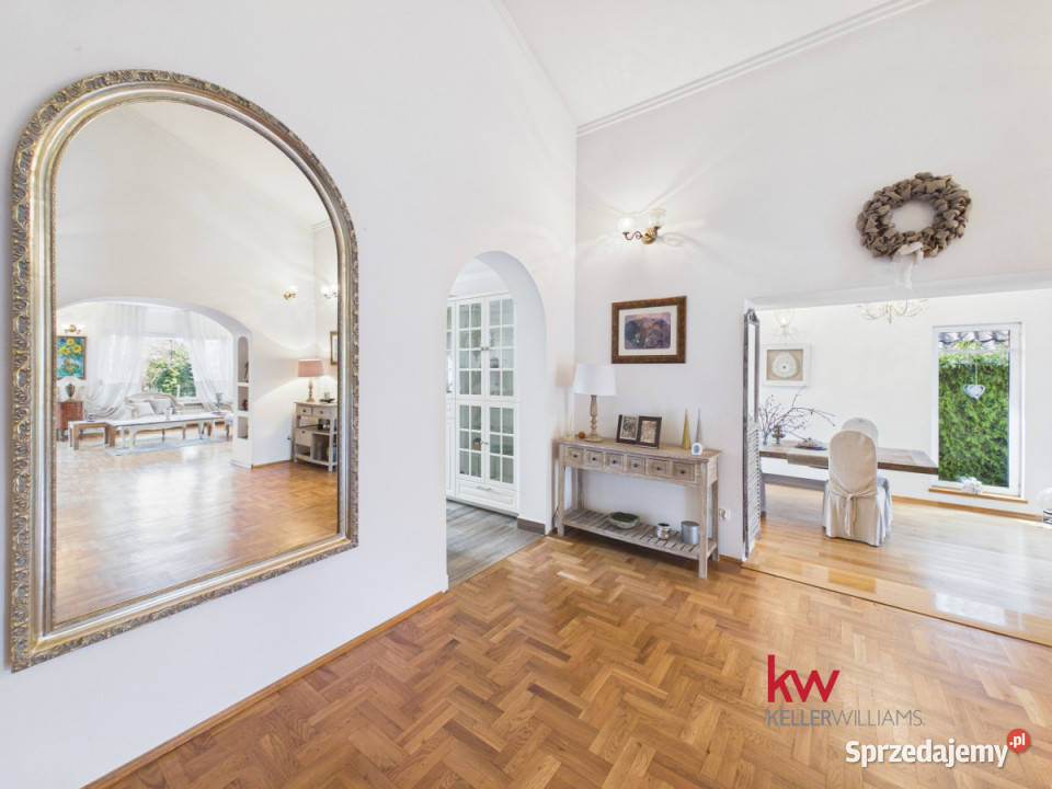 sprzedaży domu wolnostojącego 280m2 Janów