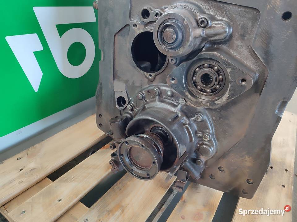 Obudowa skrzyni biegów M718100051020 MASSEY