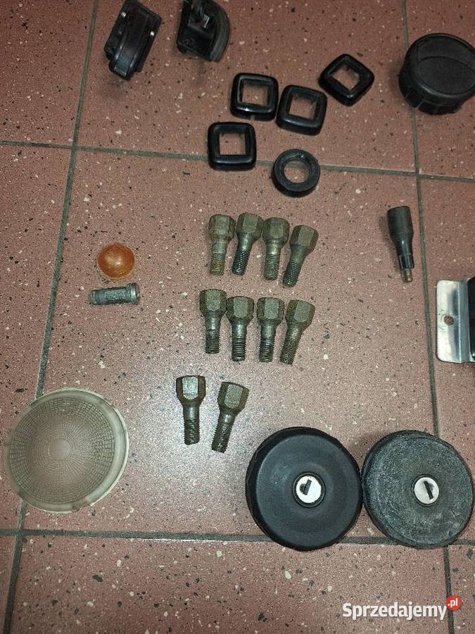 Fiat 126p 125 części korek rozeta klamka śruby Strzyżów