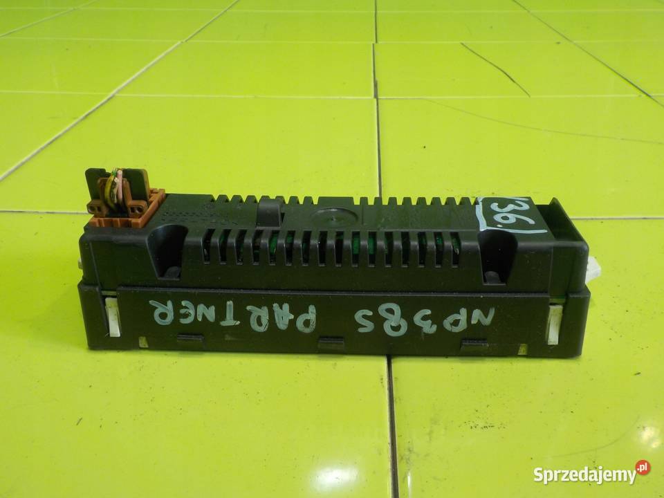 PEUGEOT PARTNER II III A 10r wyswietlacz Panele sterowania, przełączniki Suków sprzedam