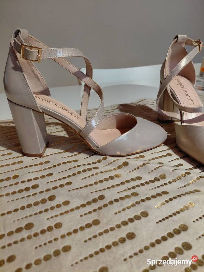 Buty damskie na obcasie Klecie