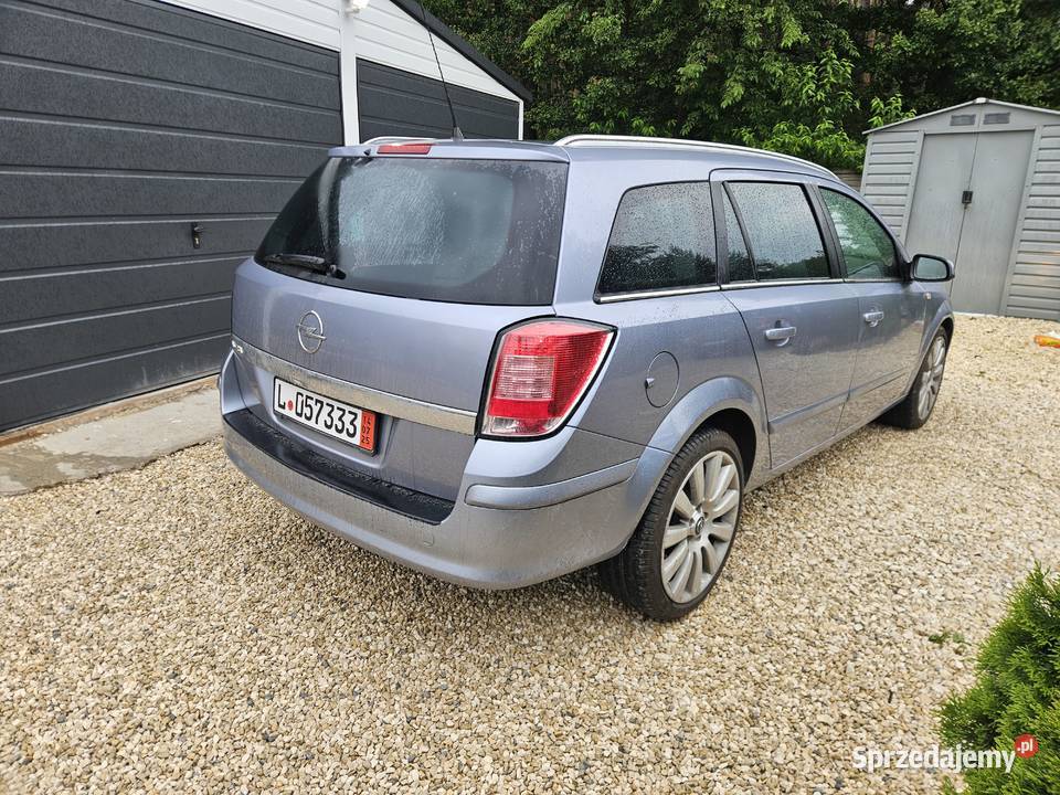 Opel Astra H 2009r 16 115 super stan Gomunice