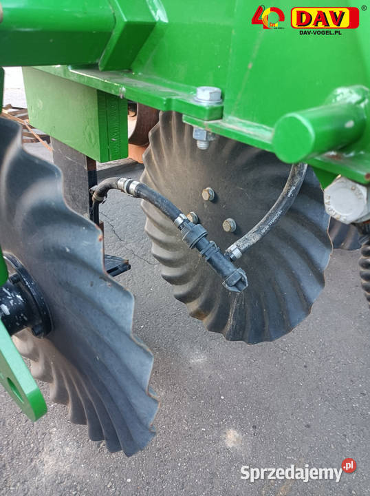 Polski agregat do uprawy pasowej striptill Opole