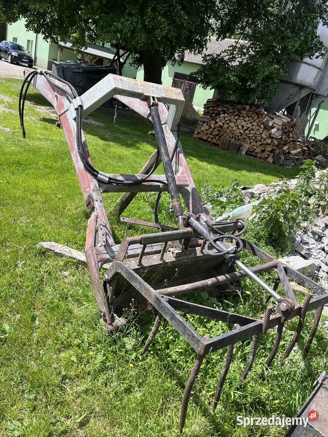 Massey Ferguson 565 z turem Stawek