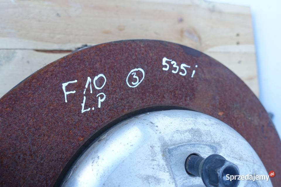 BMW F10 535 30 i PRZEDNIA ZWROTNICA piasta LEWY osobowe Rudka