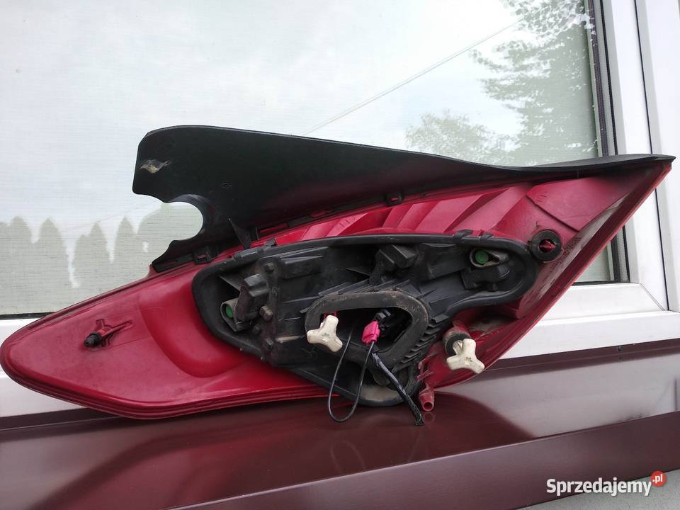 Peugeot 308 T7 HB hatchback lampa tył tylna osobowe łódzkie Sieradz sprzedam
