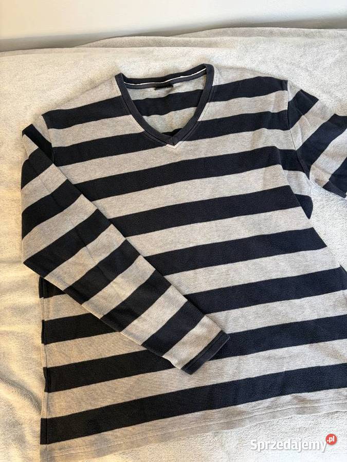 Sweter bluza w paski z dekoltem w serek