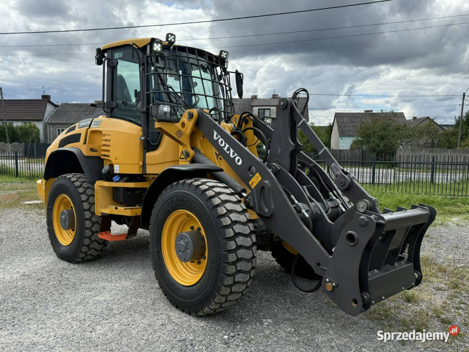 średnia kołowa Volvo Waga 10ton WHEEL LOADER Widełki