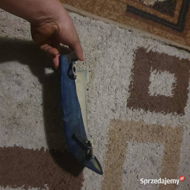 Narożnik pod lampę tylną tył blenda prawa lewa osobowe