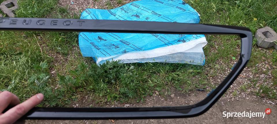 Peugeot 301 chrom atrapy czarny osobowe