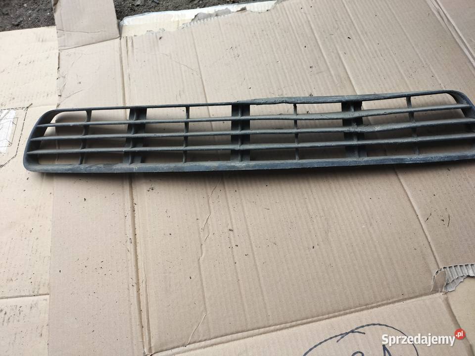 AUDI 80 B4 8A0807683A DOLNA ŚRODKOWA KRATKA Pozostałe Kamień-Kolonia