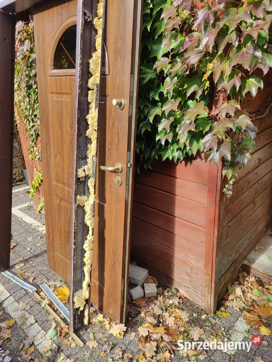 Drzwi zewnętrzne Chotomów