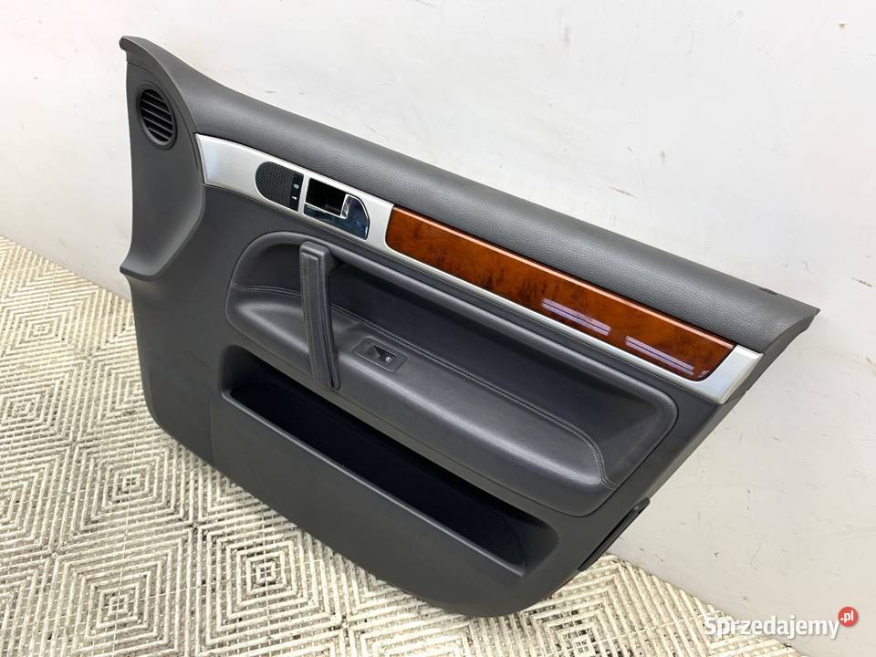 BOCZEK DRZWI PRAWY PRZÓD VW TOUAREG SUV 0213 osobowe podkarpackie