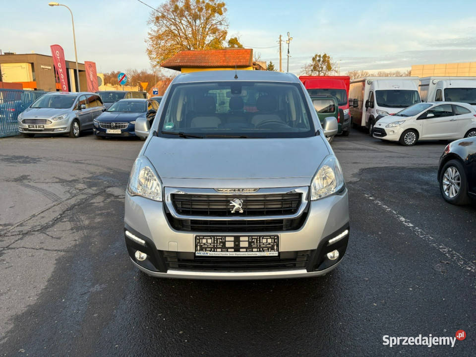 Peugeot Partner Partner Tepee 16 HDI 120 Family światła do jazdy dziennej Samochody osobowe Syców sprzedam