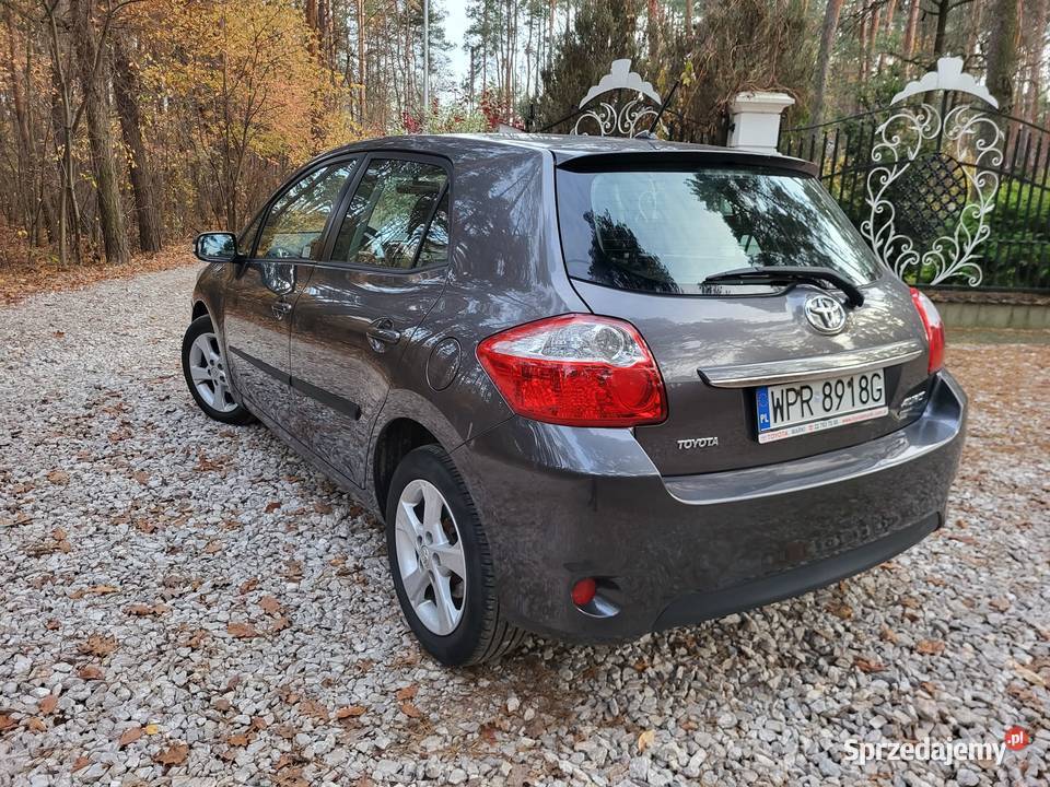 Auris 16 benzyna 136 Marki