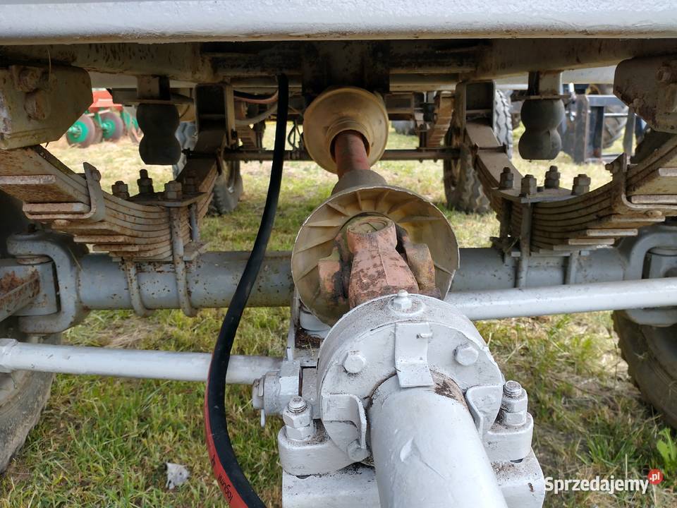 Rozrzutnik obornika nieuszkodzony