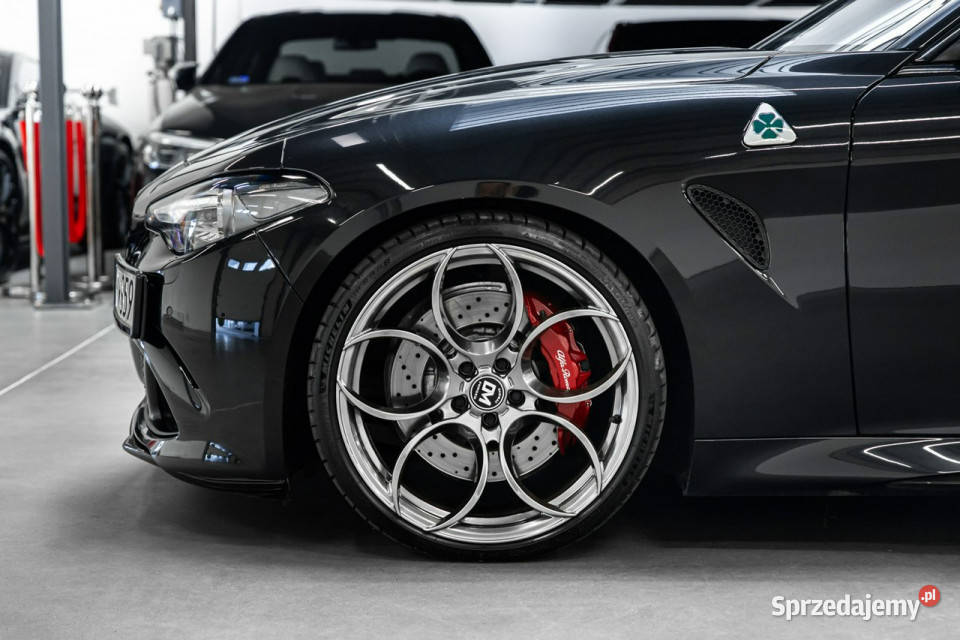Alfa Romeo Giulia Quadrifoglio 29 V6 510 garażowany Węgrzce