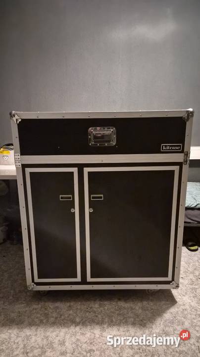 Kuchnia mobilna KitCase na kółkach lodówka i Ropczyce