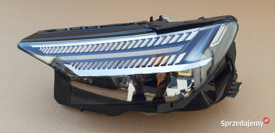 AUDI Q4 ETRON REFLEKTOR LEWY MATRIX LAMPA LEWA Bieleń