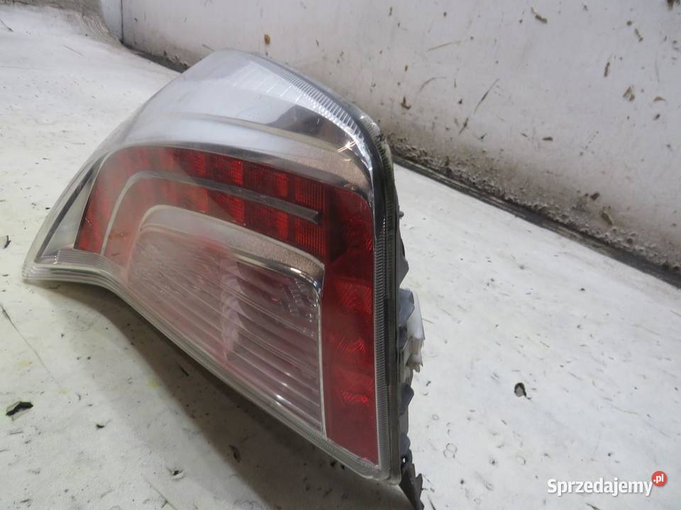 LAMPA PRAWY TYŁ TYLNA TOYOTA PRIUS 3 III osobowe