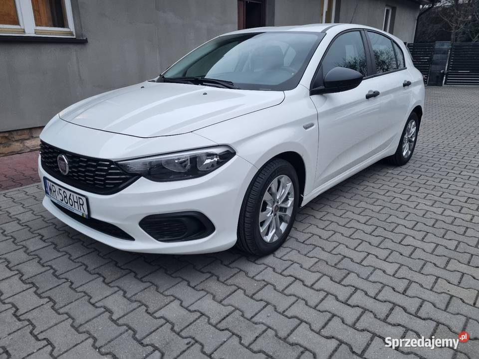 Fiat Tipo 14 16V benzyna 95 2018 światła do jazdy dziennej Wierzbica-Kolonia