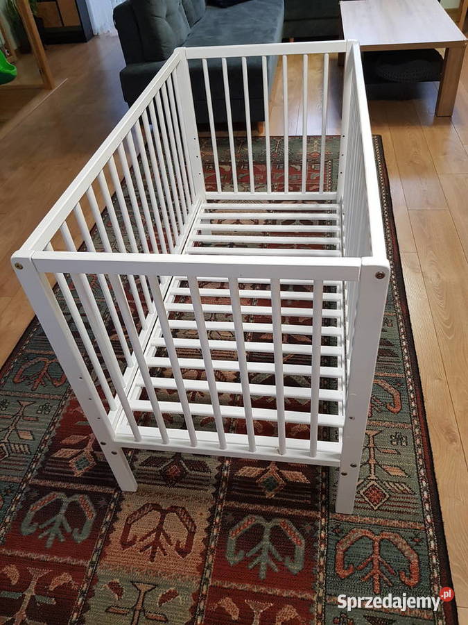 Łóżeczko drewnian z materacem Żołynia