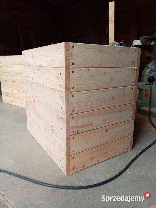 Doniczki z drewna do ogrodu