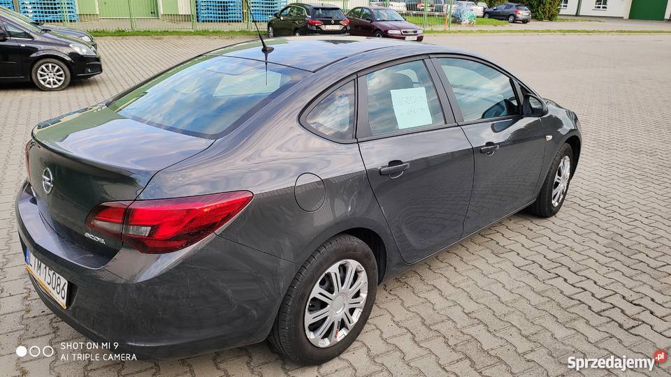Opel Astra IV sedan 14 BG 2014r LED OKAZJA Opel Zamość