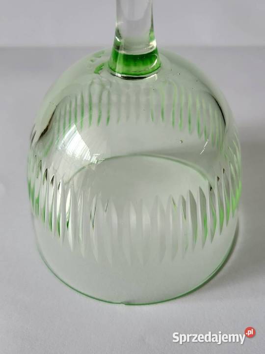 Kieliszki uranowe ładny szlif Gdańsk