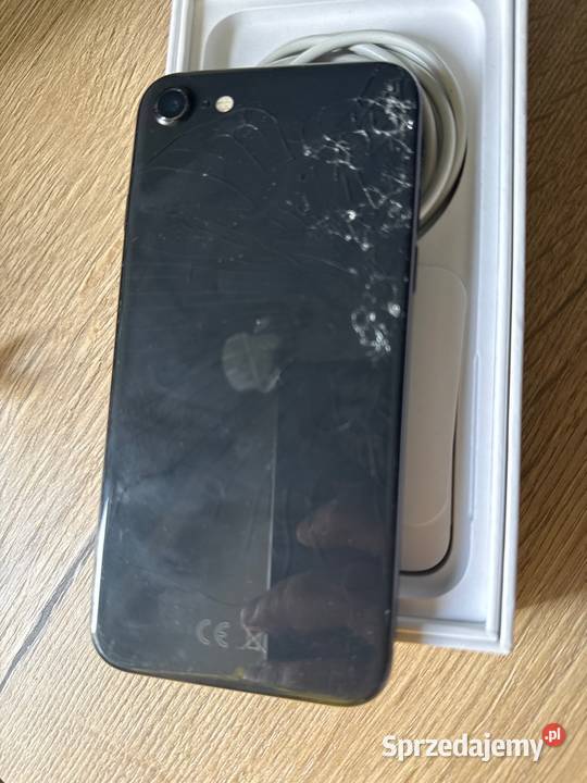 IPhone SE 2020 zbite szkiełko z tyłu