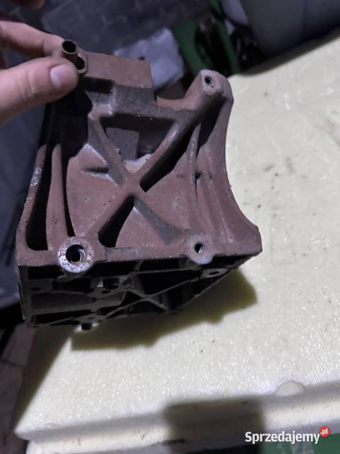 Ford focus mk2 mocowanie sprężarki klimatyzacji osobowe