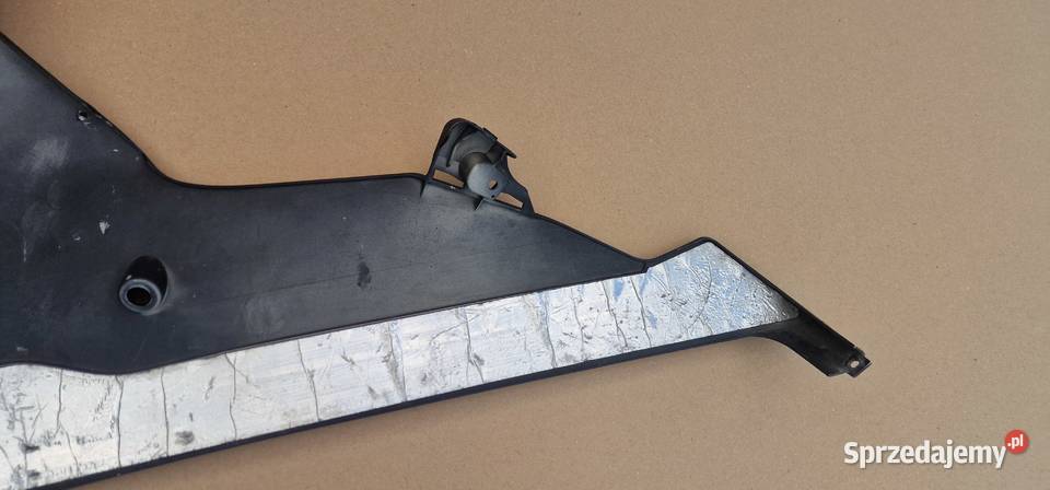 YAMAHA R6 RJ15 PŁUG BOCZEK OWIEWKA PRAWA Bieleń