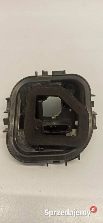 SEAT ATECA OSŁONA LAMPY PRAWY TYŁ 575945258