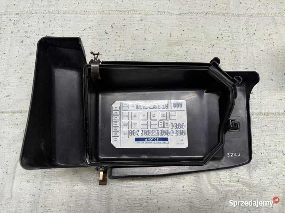 Pokrywa osłona bezpieczników Lexus LS400 UCF21 Częstochowa