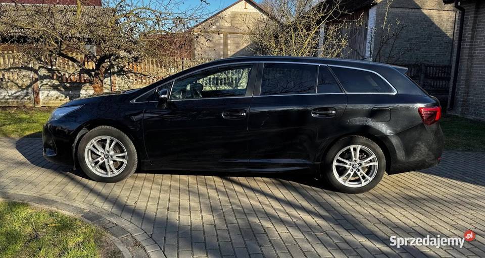 Drzwi Toyota Avensis t29 lewy przód
