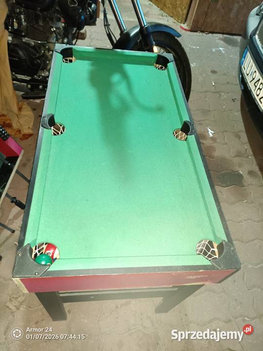 Stół do bilarda i pilkarzyki zabawa dzieci i Krze Duże