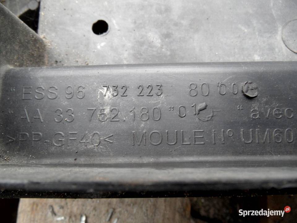 PEUGEOT 207 14 VTI 10r pas przedni wzmocnienie