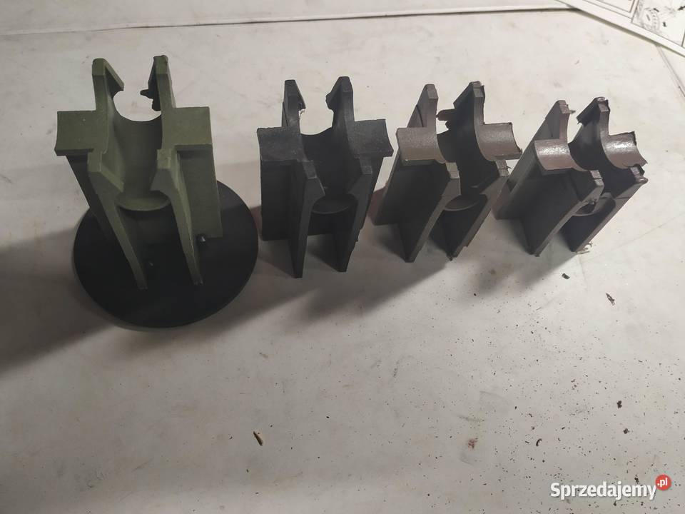 Dystans dwuotulinowy do zbrojenia betonu 42mm