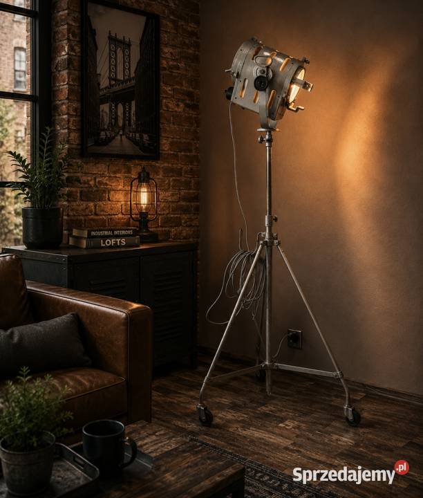 Lampa zabytek teatralno filmowy PRL Vintage loft