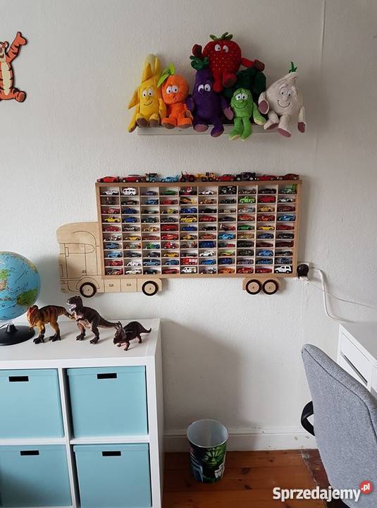 Półka na resoraki Hot Wheels itp na 100 ponad 20 Łąki Bratiańskie sprzedam