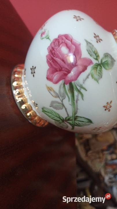 Amfora Porcelanowy wazon Z różą Syg V 253 Porcelana i szkło pomorskie Gdańsk