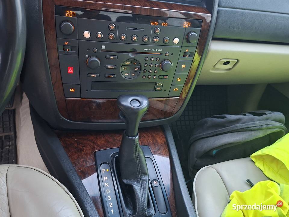 Opel Omega B FL 32 LPG 2001r łódzkie