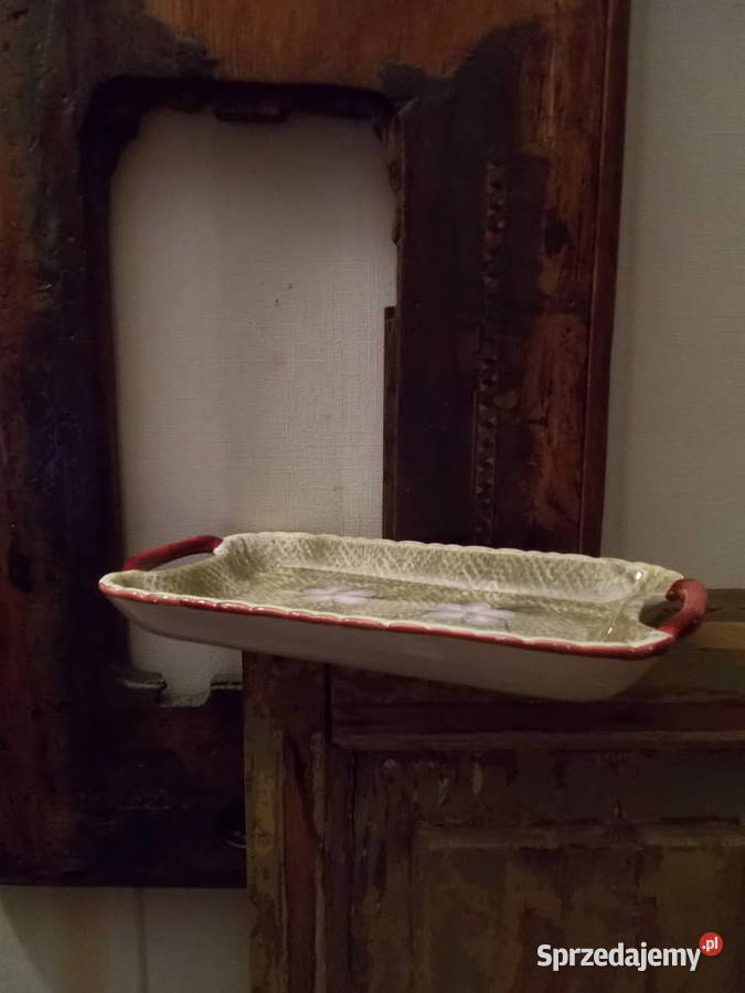 Wdzięczna Ceramiczna Paterka z Lat